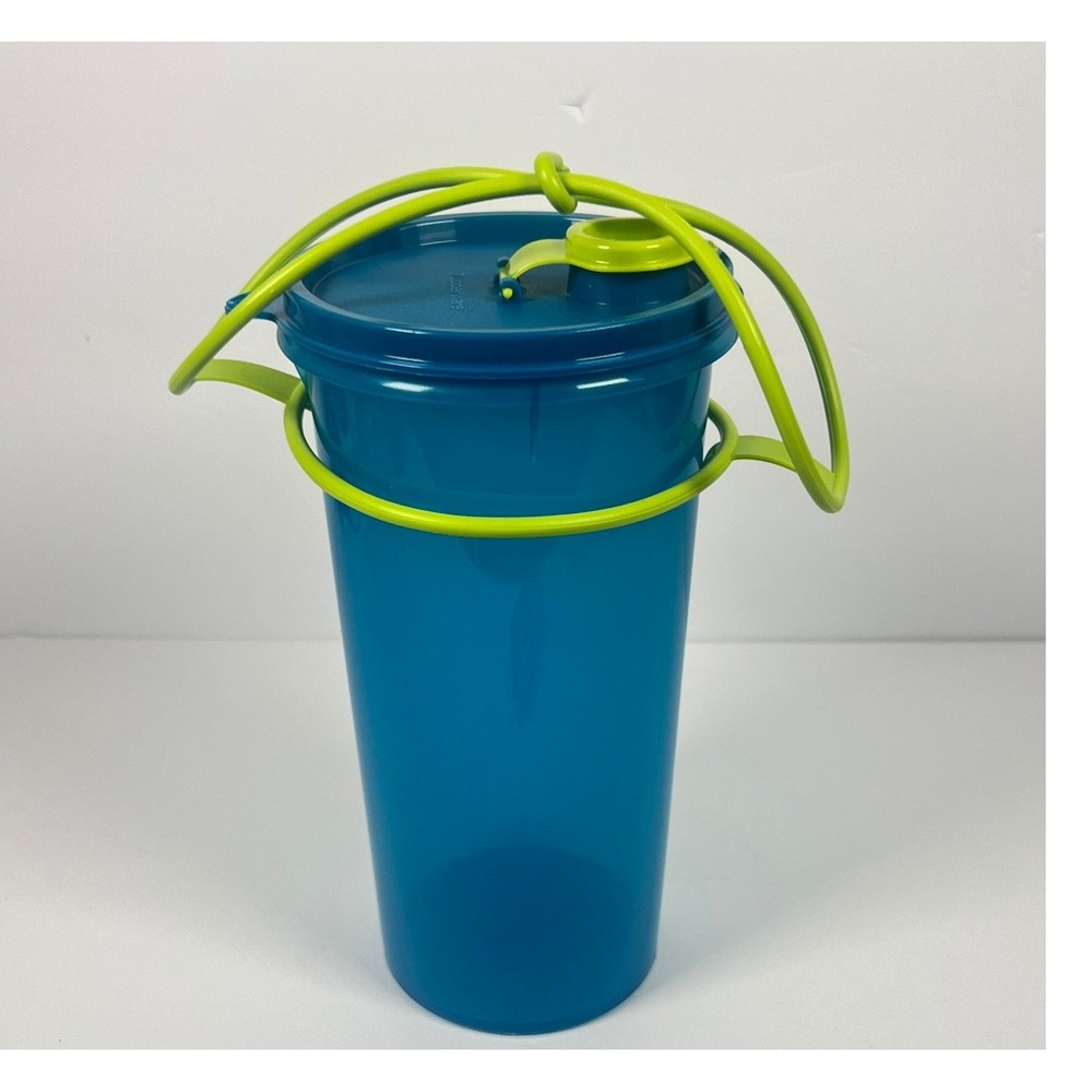 NEW Tupperware Mega‎ Tumbler 48 oz Aqua and Green Cariolier Handle